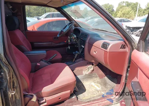 1994 Nissan Pathfinder z USA, uszkodzony, nr VIN NCS97158